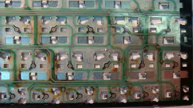 Коррозия на залитой клавиатуре