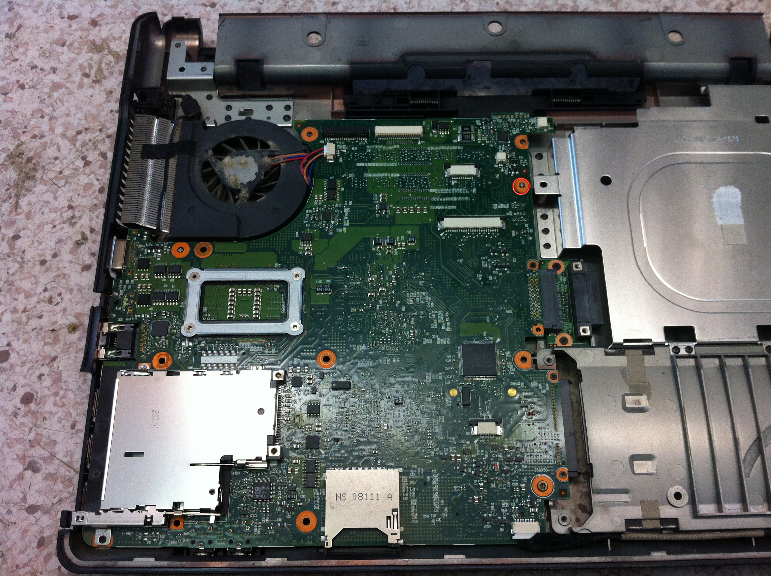 Как разобрать ноутбук? Инструкция по самостоятельной разборке ноутбука Как разобрать ноутбук? Инструкция по самостоятельной разборке ноутбука