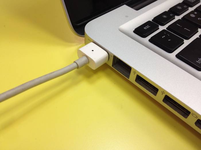 Что делать, макбук не включается Что делать, макбук не включается