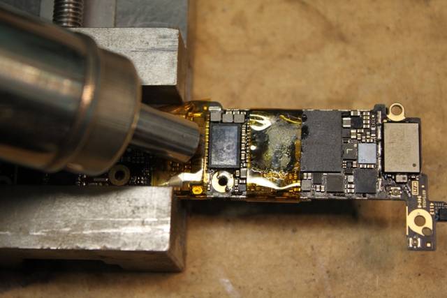 Что делать, не включается iPhone 5s