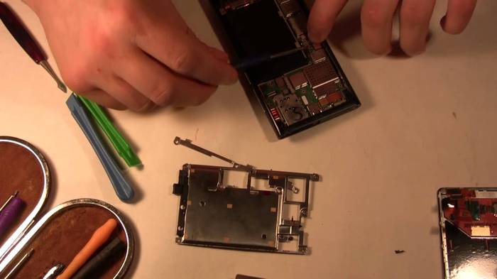 iPhone 5 перезагружается сам по себе iPhone 5 перезагружается сам по себе