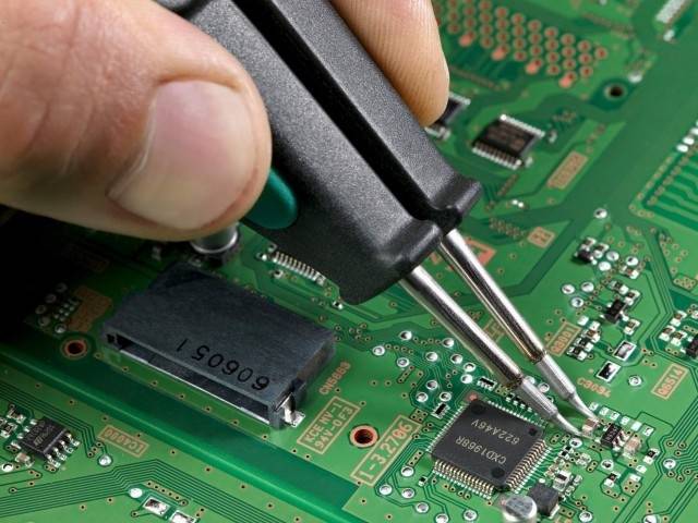 Почему iPhone перезагружается при зарядке Почему iPhone перезагружается при зарядке