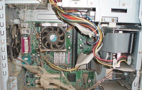 Почему компьютер самопроизвольно перезагружается Почему компьютер самопроизвольно перезагружается