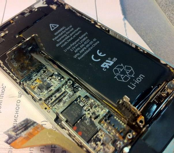 Причины и решения по которым Айфон не включается