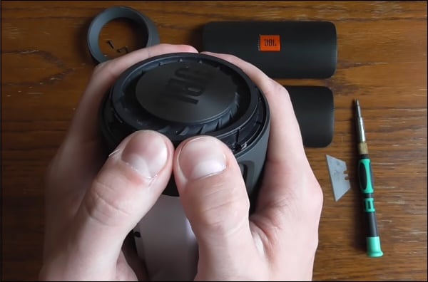 Как разобрать колонку JBL (charge 3, charge 2+, Xtreme)