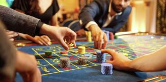 Во что поиграть в казино Рокс