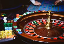 Офлайн или онлайн: где играть в казино безопаснее