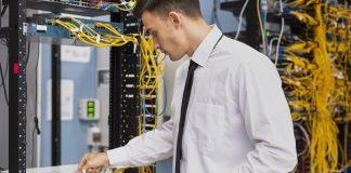 Размещение стоек с серверным оборудованием: важные аспекты и практические советы