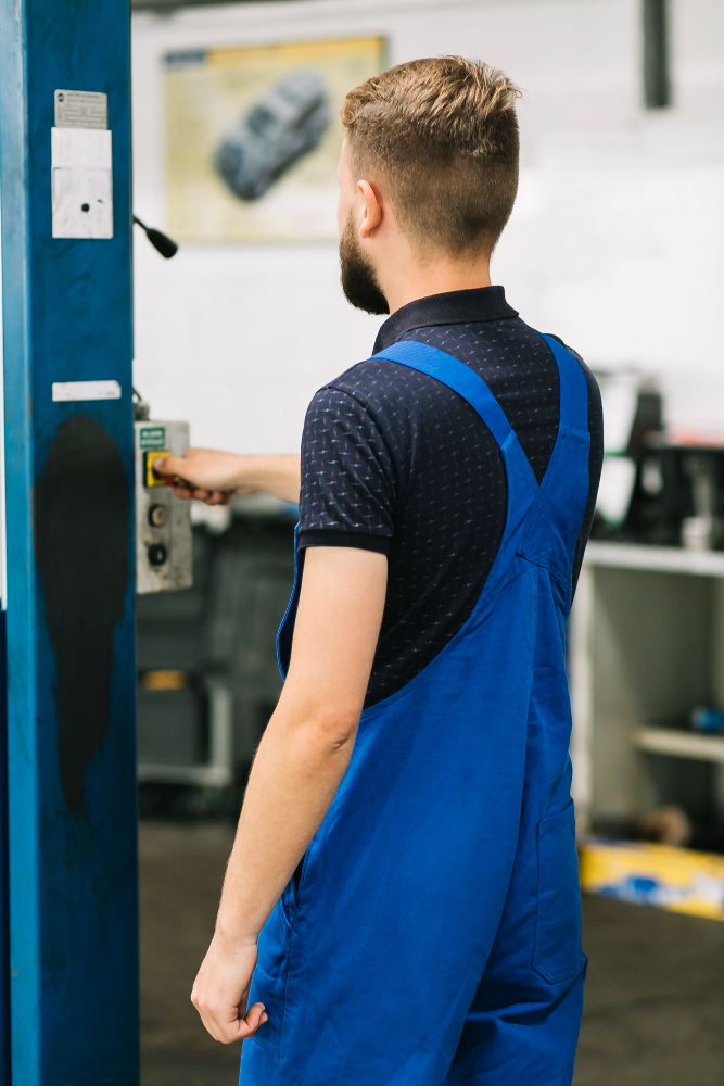 Гидравлический гибочный пресс с ЧПУ: Точность, Мощность и Автоматизация в Металлообработке