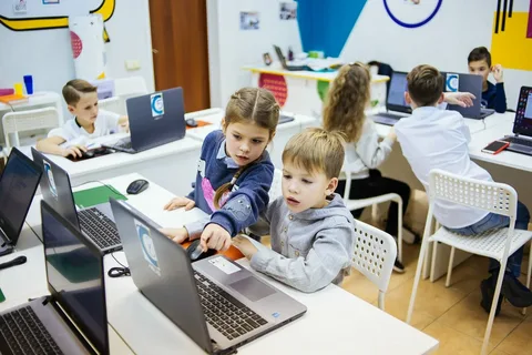 Дети vs. Код: Почему школа программирования - это инвестиция в будущее вашего ребенка?